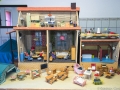Spielzeugausstellung: Puppenhaus 1960 – Eigenbau